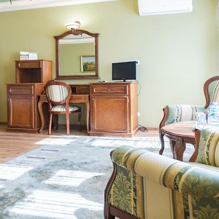 Hotel "Dworek Lesniczowka" โวดิสลาฟ ชลอสกี ภายนอก รูปภาพ