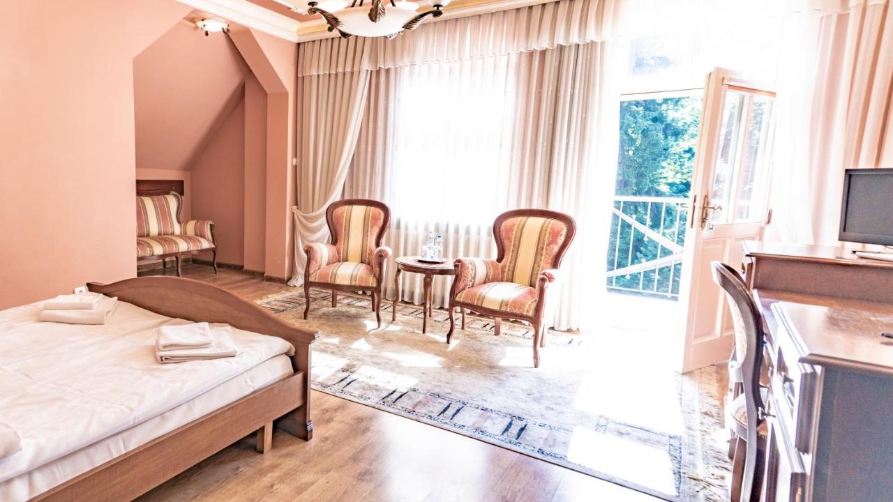 Hotel "Dworek Lesniczowka" โวดิสลาฟ ชลอสกี ภายนอก รูปภาพ