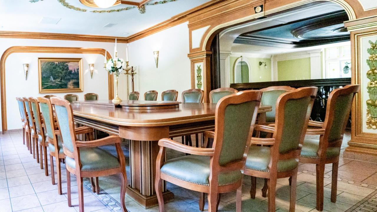 Hotel "Dworek Lesniczowka" โวดิสลาฟ ชลอสกี ภายนอก รูปภาพ