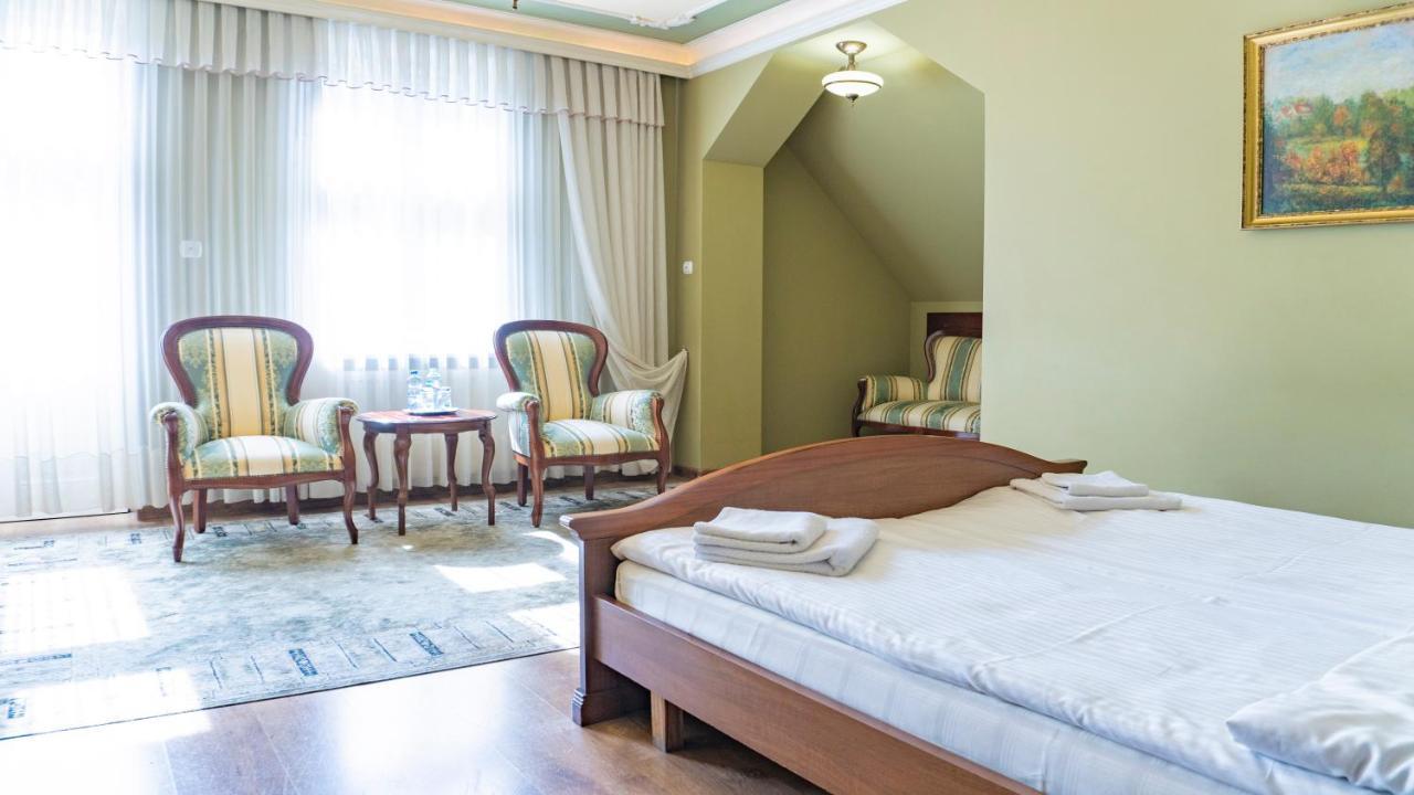 Hotel "Dworek Lesniczowka" โวดิสลาฟ ชลอสกี ภายนอก รูปภาพ