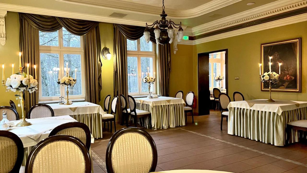 Hotel "Dworek Lesniczowka" โวดิสลาฟ ชลอสกี ภายนอก รูปภาพ