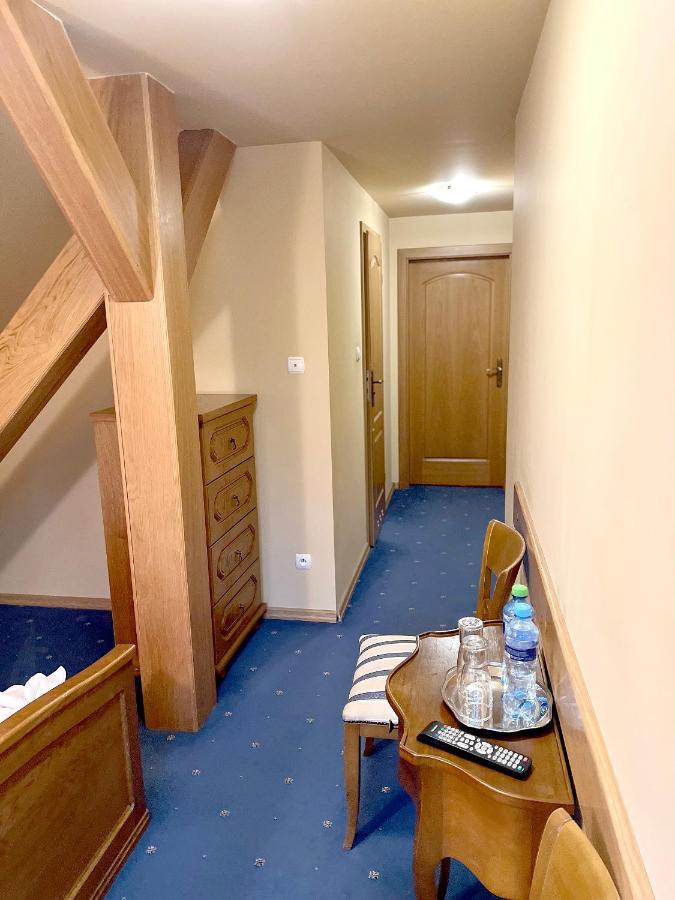 Hotel "Dworek Lesniczowka" โวดิสลาฟ ชลอสกี ภายนอก รูปภาพ