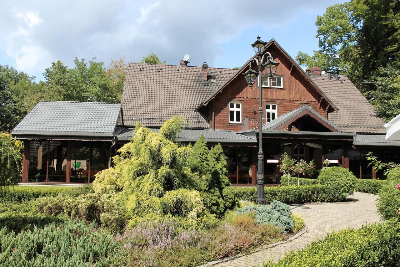 Hotel "Dworek Lesniczowka" โวดิสลาฟ ชลอสกี ภายนอก รูปภาพ
