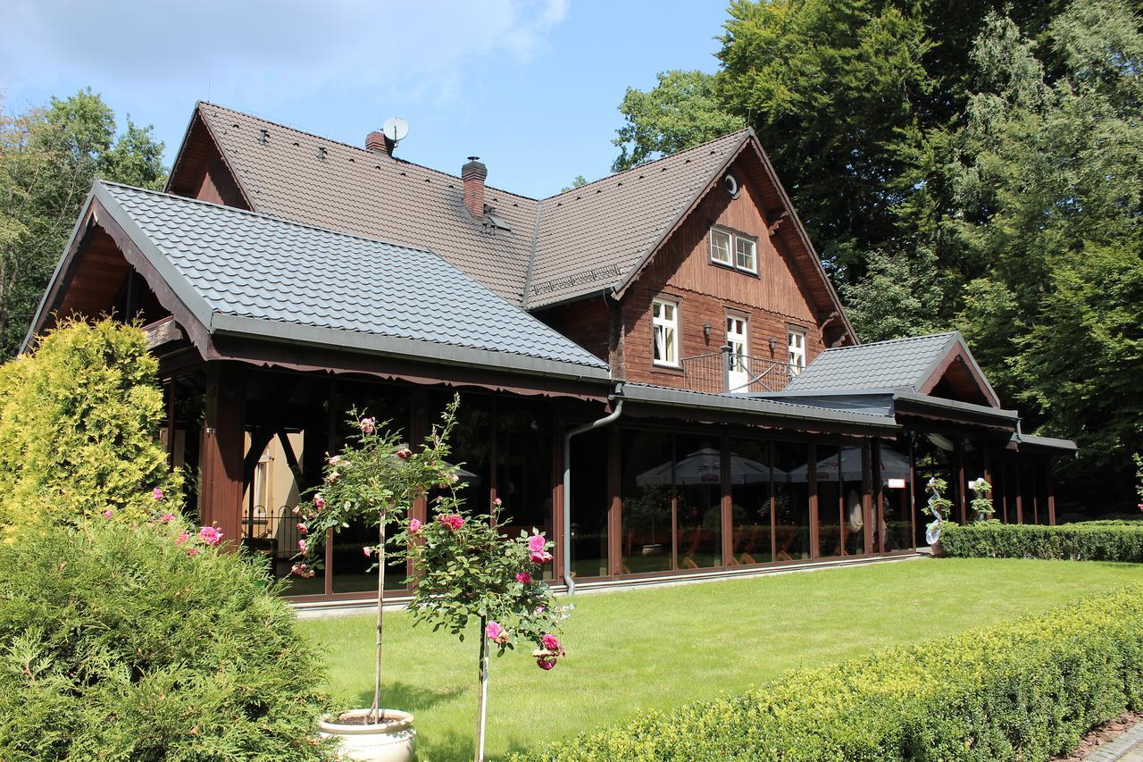 Hotel "Dworek Lesniczowka" โวดิสลาฟ ชลอสกี ภายนอก รูปภาพ